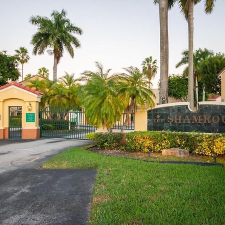 Beautiful 2/2.5 Condo W/Free Parking Fast Wifi Miami Exterior foto