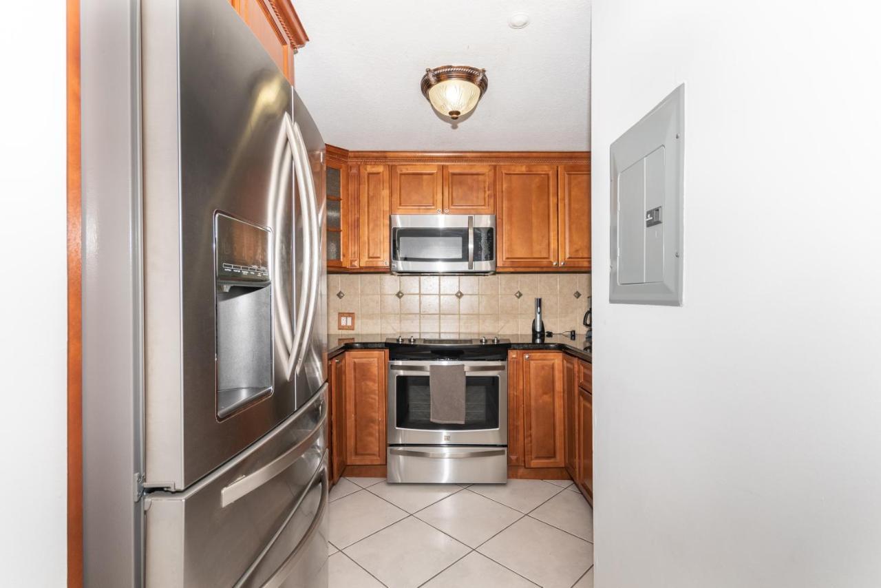 Beautiful 2/2.5 Condo W/Free Parking Fast Wifi Miami Exterior foto